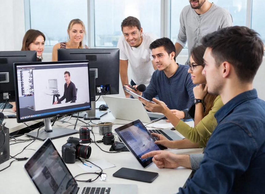 PixelForge: шесть нейросетей и один бот — как фото превращается в историю