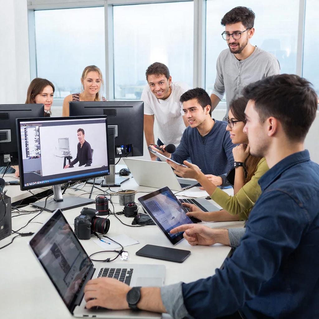 PixelForge: шесть нейросетей и один бот — как фото превращается в историю